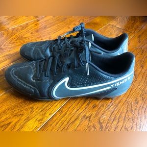 Good used condition, Mens Nike Tiempo outdoor soccer cleats. US 11